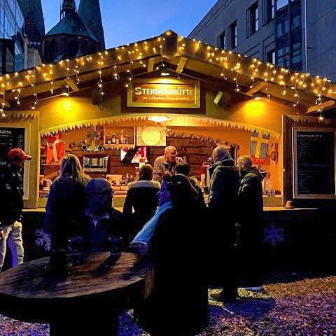 Weihnachtsfeier im „Sternenwald Lübeck“
